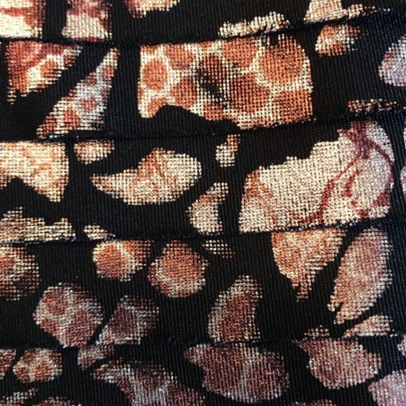 Blk and Gold - Evening/Party Dress - Picture 2 of 4